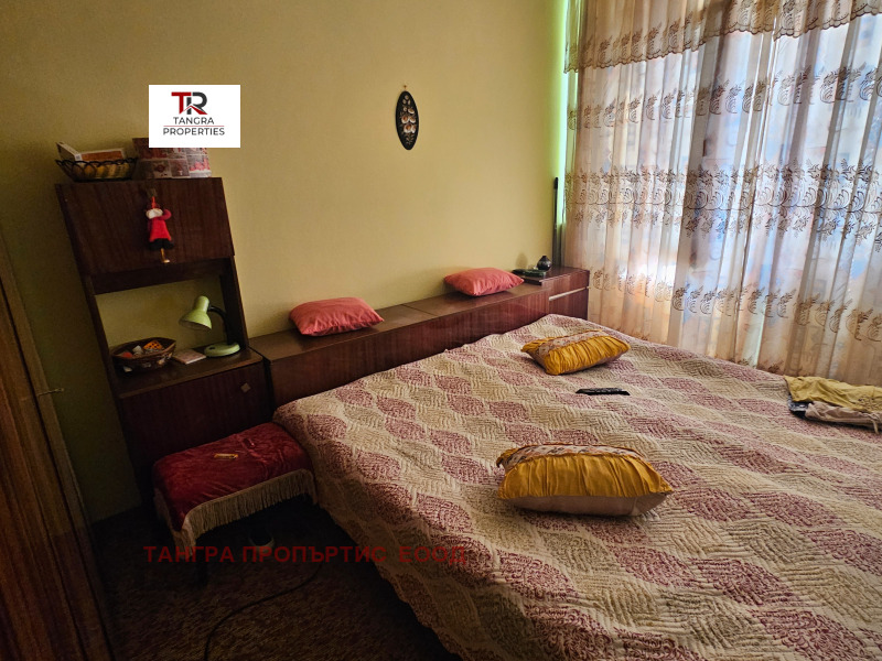 Продава  2-стаен област Перник , гр. Радомир , 65 кв.м | 57202696 - изображение [7]