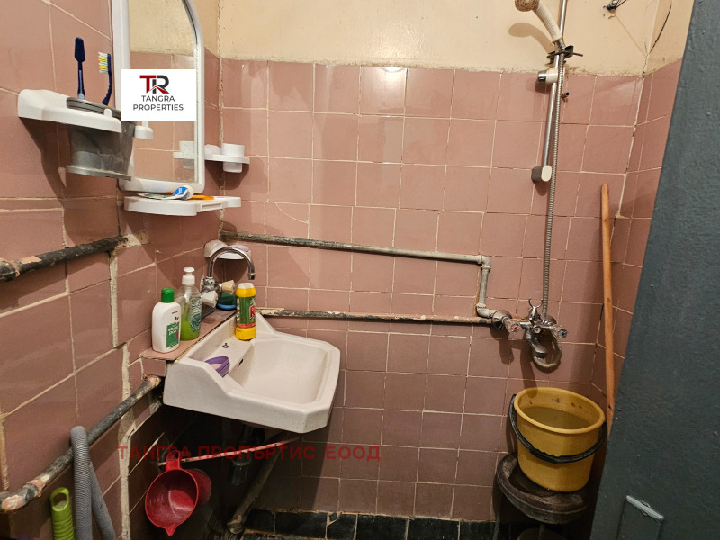 Продава  2-стаен област Перник , гр. Радомир , 65 кв.м | 57202696 - изображение [5]