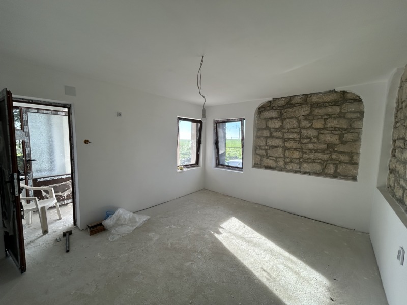 Продава КЪЩА, с. Манастир, област Варна, снимка 5 - Къщи - 52799912