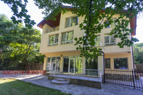 Casa m-t Cambanite, Sofia 1