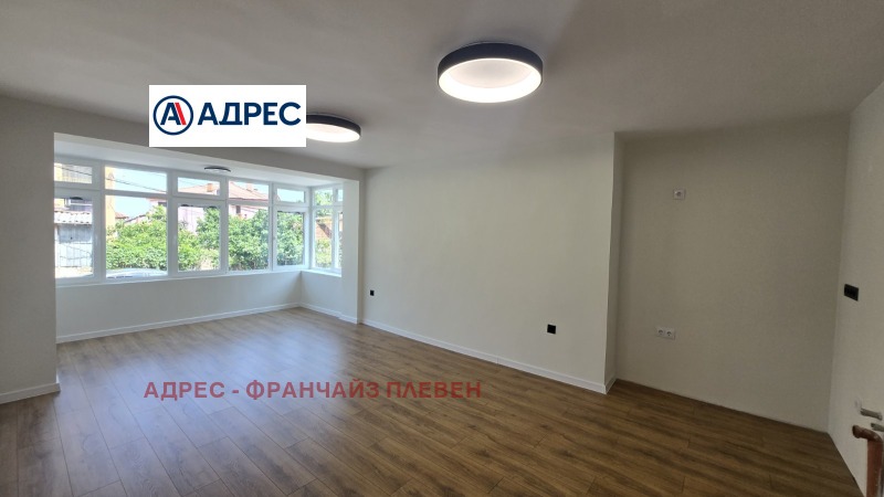 À venda  Mais de 3 quartos Pleven , Idealen centar , 119 m² | 27162051
