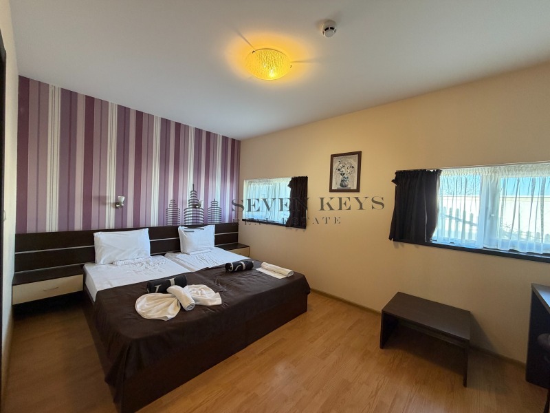 Продава ХОТЕЛ, гр. Варна, к.к. Чайка, снимка 2 - Хотели - 53558333