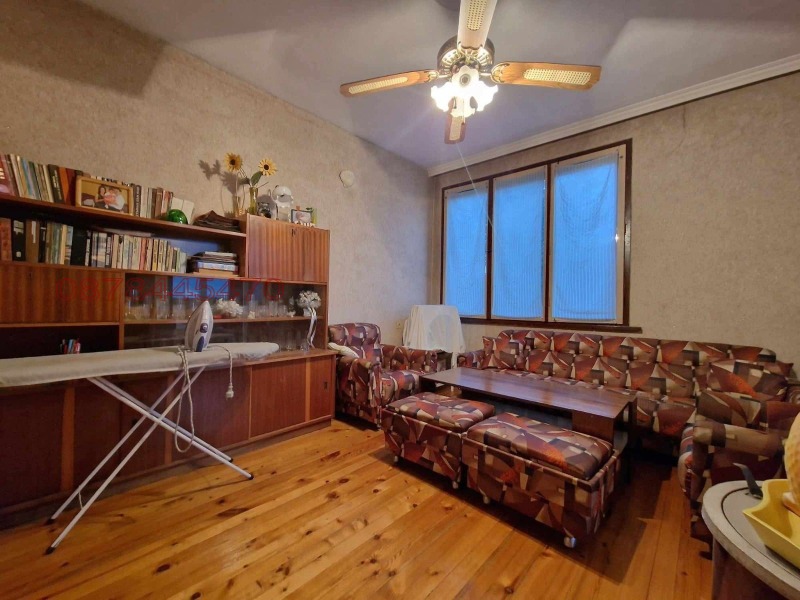 Продава ЕТАЖ ОТ КЪЩА, гр. Пещера, област Пазарджик, снимка 4 - Етаж от къща - 53284865