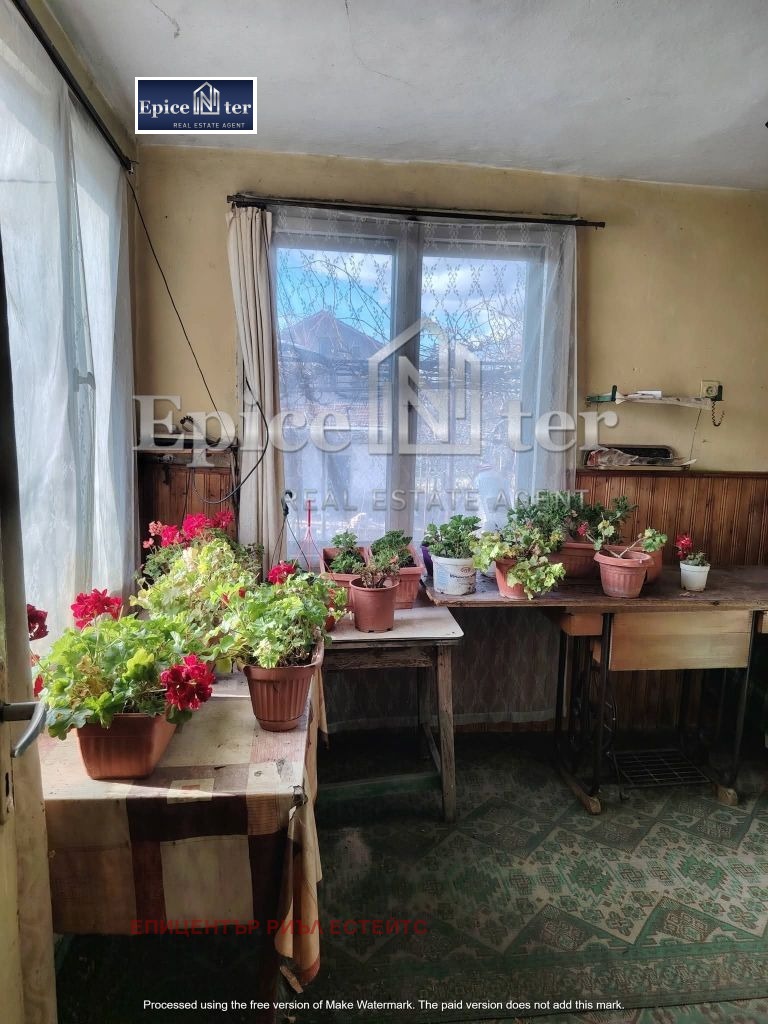 Продава ЕТАЖ ОТ КЪЩА, гр. Перник, Църква, снимка 6 - Етаж от къща - 53329423