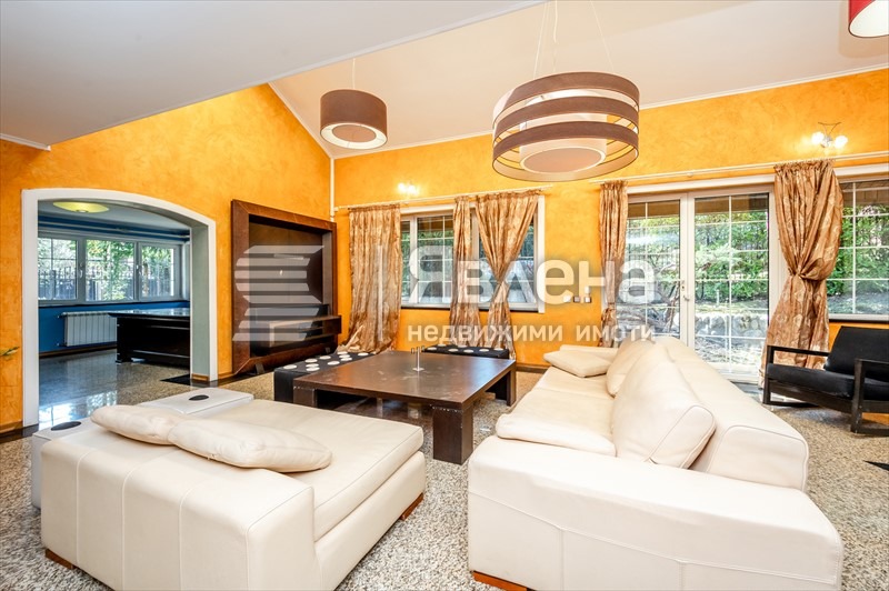 Till salu  Hus Sofia , v.z.Kinocentara , 556 kvm | 79850872 - bild [2]