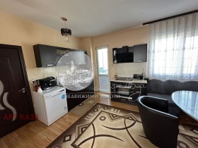 3-стаен град Пловдив, Тракия 3