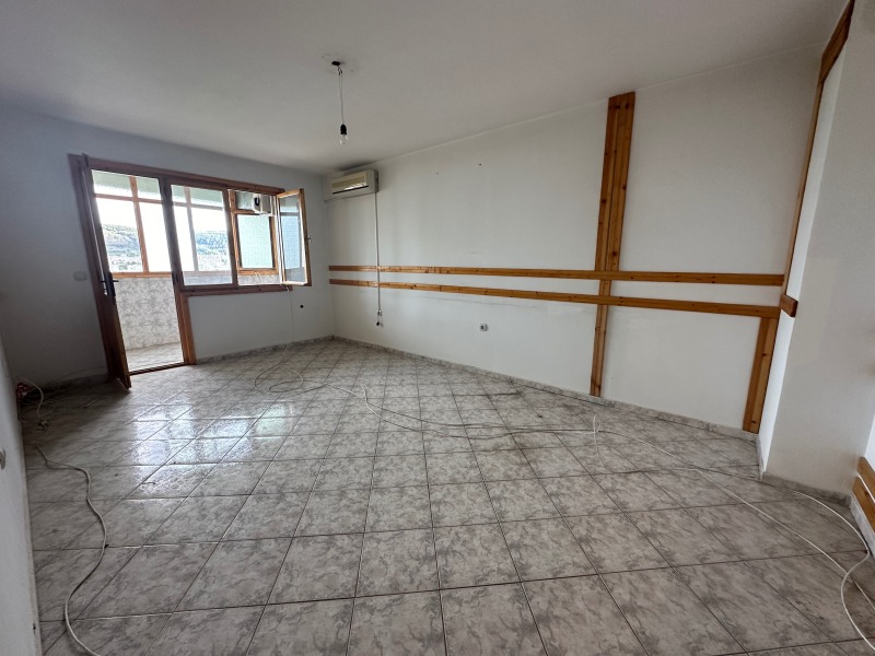 En venta  1 dormitorio Shumen , Everest , 64 metros cuadrados | 92194222 - imagen [4]