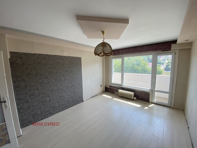 Продава  3-стаен град Русе , Родина 2 , 80 кв.м | 47305115 - изображение [2]