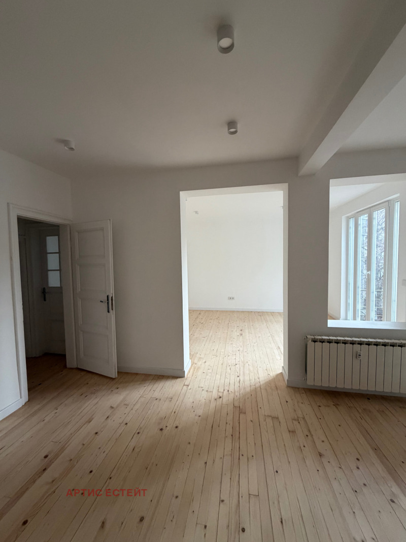 Продава 3-СТАЕН, гр. София, Център, снимка 12 - Апартаменти - 52890419