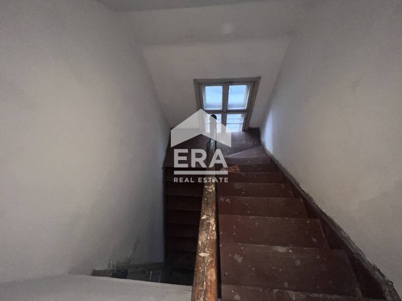 Продава ЕТАЖ ОТ КЪЩА, гр. Велико Търново, Център, снимка 10 - Етаж от къща - 53996274