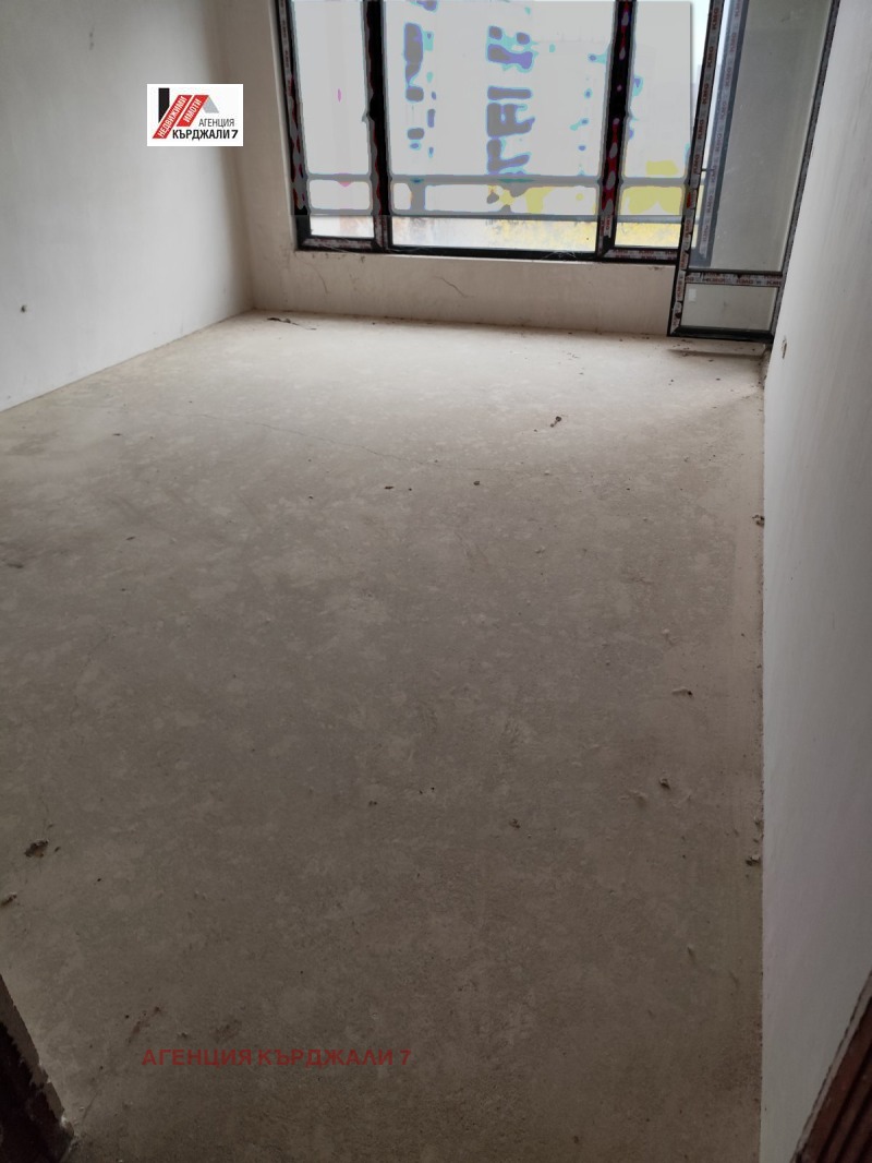 Продава 3-СТАЕН, град Кърджали, Възрожденци • 185500 лв. / 94844.64 € • 31504017 1