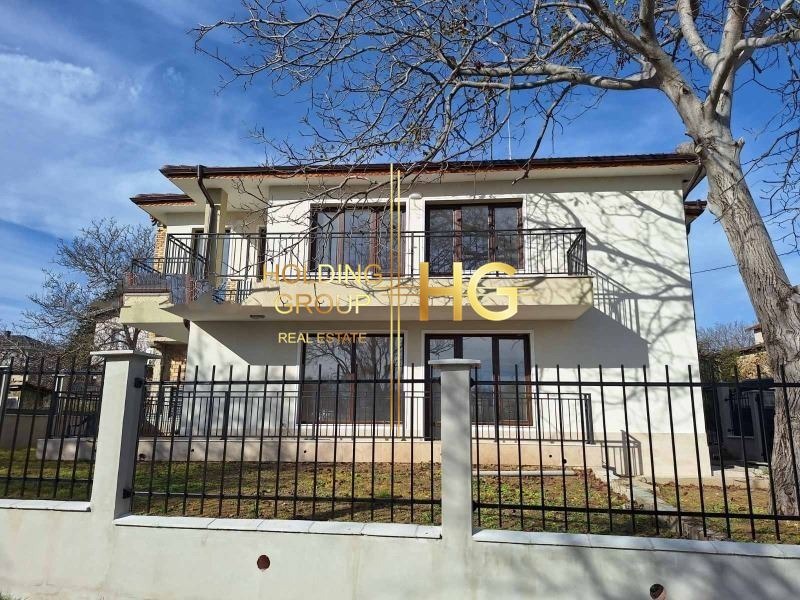 Продава КЪЩА, гр. Варна, м-т Горна Трака