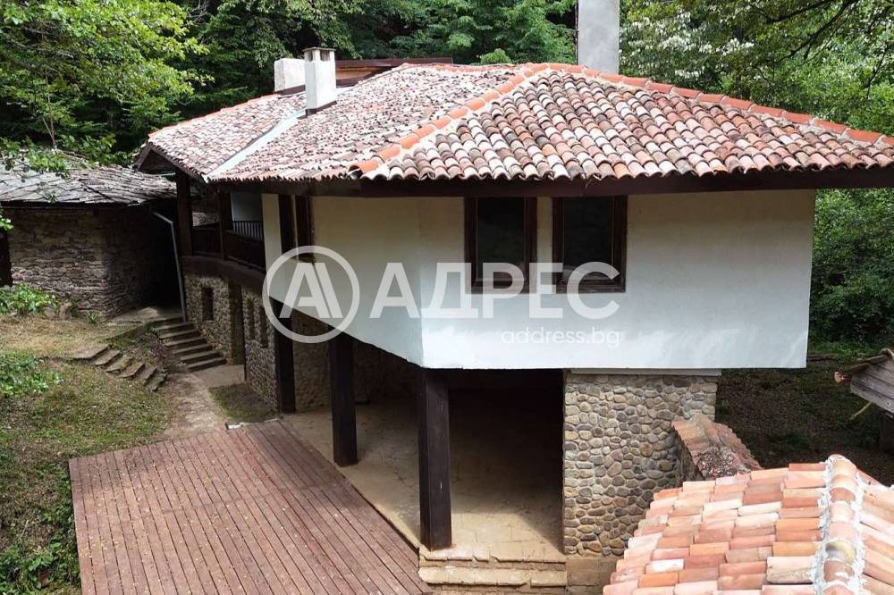 Продава ХОТЕЛ, гр. Правец, област София област, снимка 2 - Хотели - 50856293