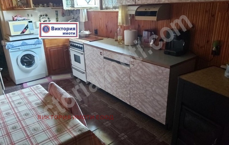 Продава КЪЩА, с. Ресен, област Велико Търново, снимка 2 - Къщи - 47302761