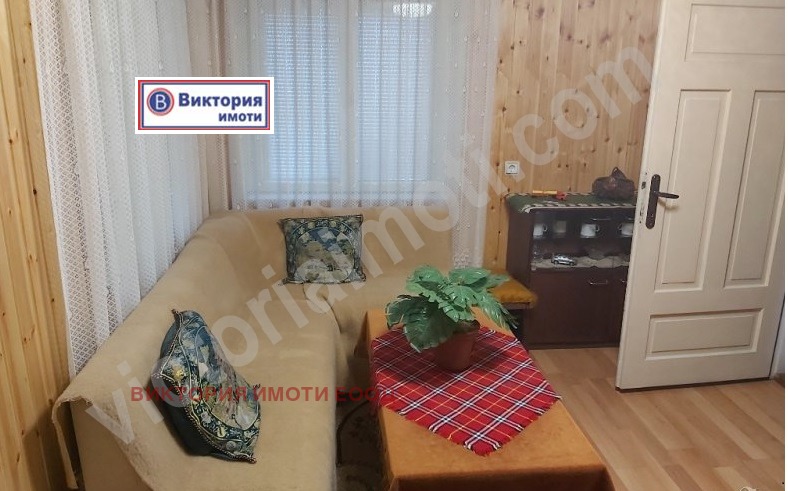 Продава КЪЩА, с. Ресен, област Велико Търново, снимка 10 - Къщи - 47302761