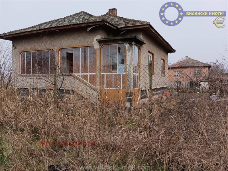 Продава КЪЩА, с. Кошава, област Видин