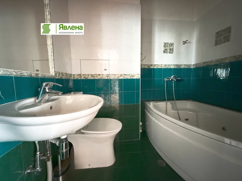 Till salu  2 sovrum Sofia , Strelbistje , 97 kvm | 62729236 - bild [8]