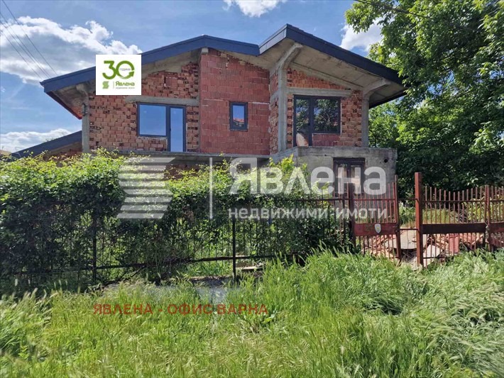 Продава КЪЩА, с. Оброчище, област Добрич, снимка 2 - Къщи - 47711191