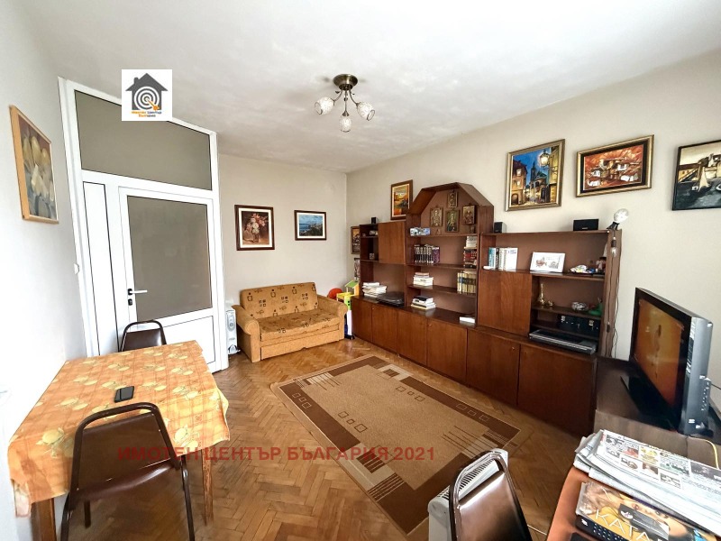 Продава 2-СТАЕН, град София, Свобода • 135000 € / 264037.05 лв. • 53021935 1