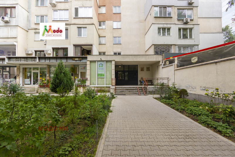 Myytävänä  3 makuuhuonetta Sofia , Strelbište , 114 neliömetriä | 99240006