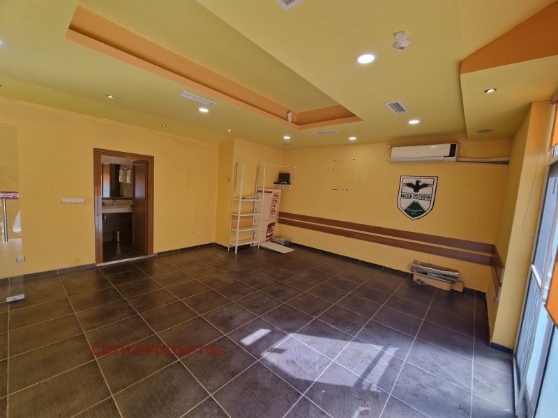 Продава ЗАВЕДЕНИЕ, гр. Благоевград, Еленово 1, снимка 2 - Заведения - 53266623