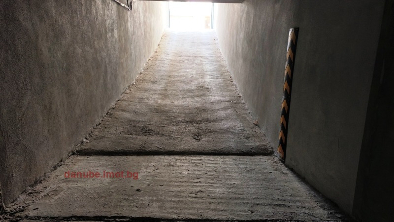 Продава ГАРАЖ, ПАРКОМЯСТО, гр. Русе, Център, снимка 5 - Гаражи и паркоместа - 52942699