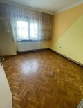 Продава 4-СТАЕН, град Шумен, Пазара • 110000 € • 91231493 — Holmes.bg