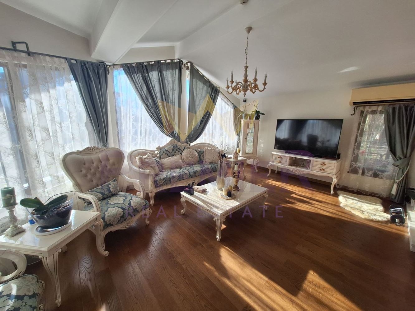 Продава КЪЩА, с. Близнаци, област Варна