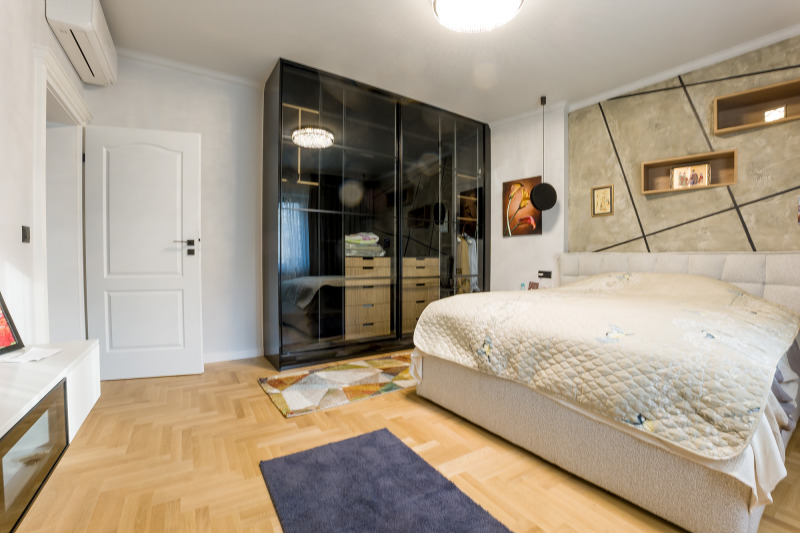 Продава 4-СТАЕН в град София, Център - 127 кв.м / 580 000 € » 1 134 381.40 лв., ПРИМО ПЛЮС