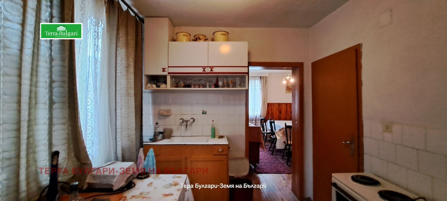 Продава КЪЩА, с. Боснек, област Перник, снимка 10 - Къщи - 53953917