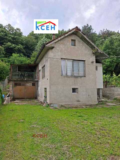 Продава ВИЛА, гр. Търговище, Вилна зона, снимка 2 - Вили - 54945374