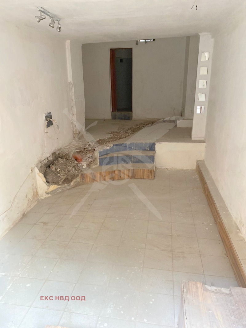 In vendita  Box auto Plovdiv , Marasha , 38 mq | 58055522 - Immagine [2]