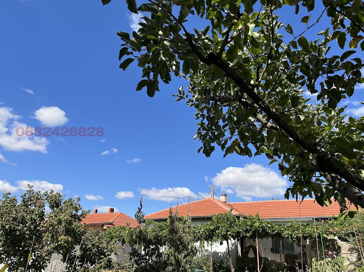 Продава КЪЩА, с. Ловец, област Шумен, снимка 2 - Къщи - 54546767
