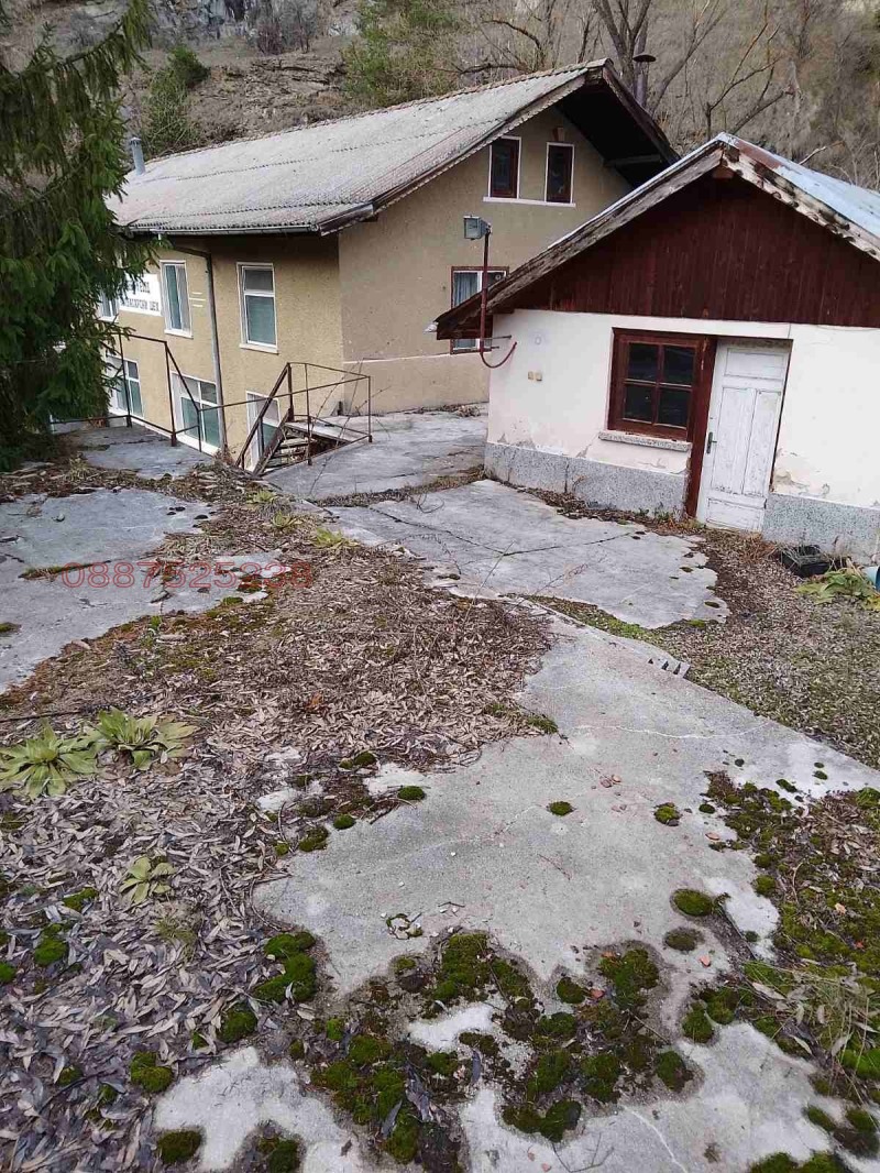 Продава ПРОМ. ПОМЕЩЕНИЕ, гр. Батак, област Пазарджик, снимка 3 - Производствени сгради - 52807487