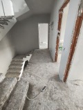 Продава КЪЩА, област София, гр. Божурище • 360000 € / 704098.80 лв. • 17938774 9