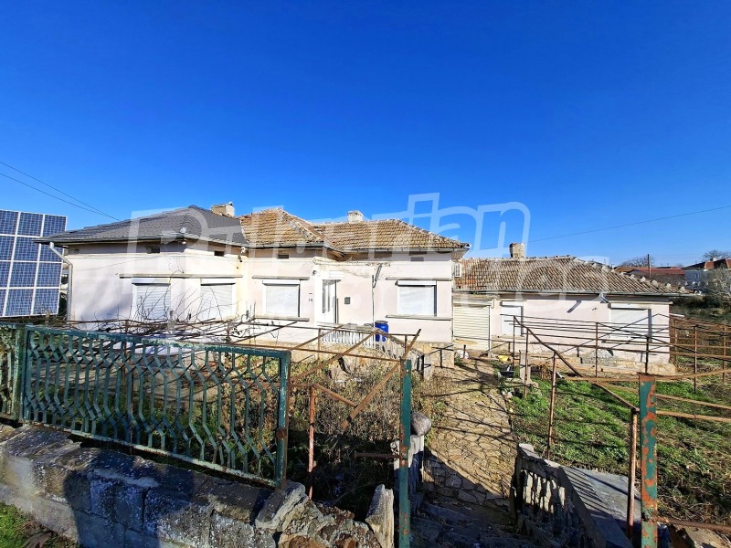 Продава КЪЩА в област Добрич, с. Карапелит - 142 кв.м / 36 500 € » 71 387.80 лв., БЪЛГЕРИАН ПРОПЕРТИС