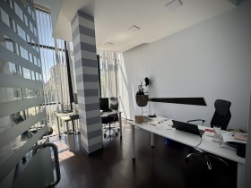 Büro Zentar, Plowdiw