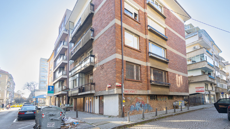 Продава 3-СТАЕН, гр. София, Център