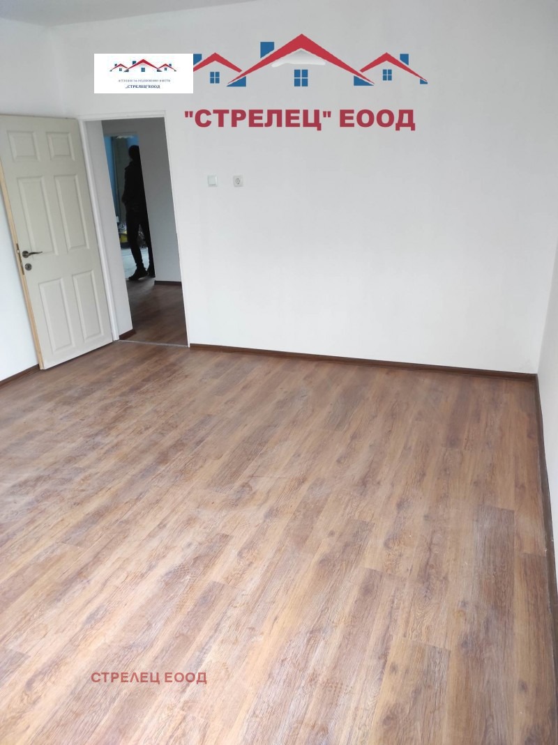 Продава  Етаж от къща град Добрич , Христо Ботев , 90 кв.м | 86207475 - изображение [2]