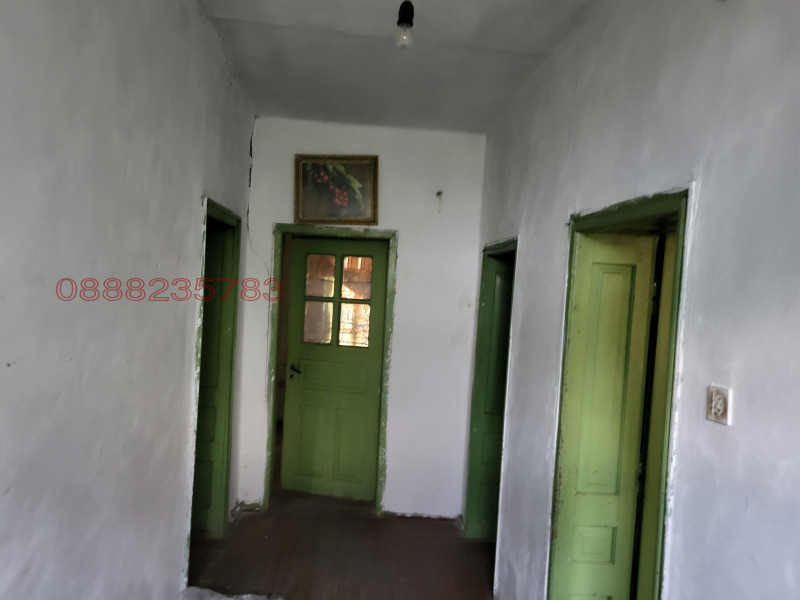 Продава КЪЩА, с. Лесура, област Враца, снимка 2 - Къщи - 52889416