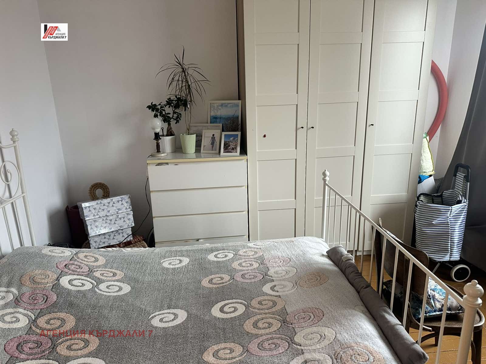 Продава 2-СТАЕН, гр. Кърджали, Център, снимка 8 - Апартаменти - 54213808