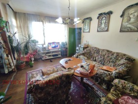 Продава 4-стаен град София Слатина - [1] 