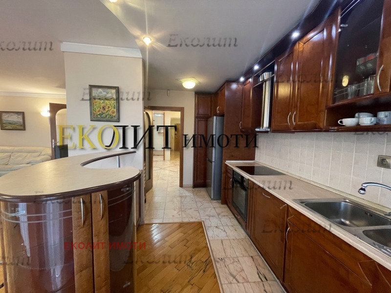 Продава 4-СТАЕН, гр. София, Лозенец, снимка 2 - Апартаменти - 52303659