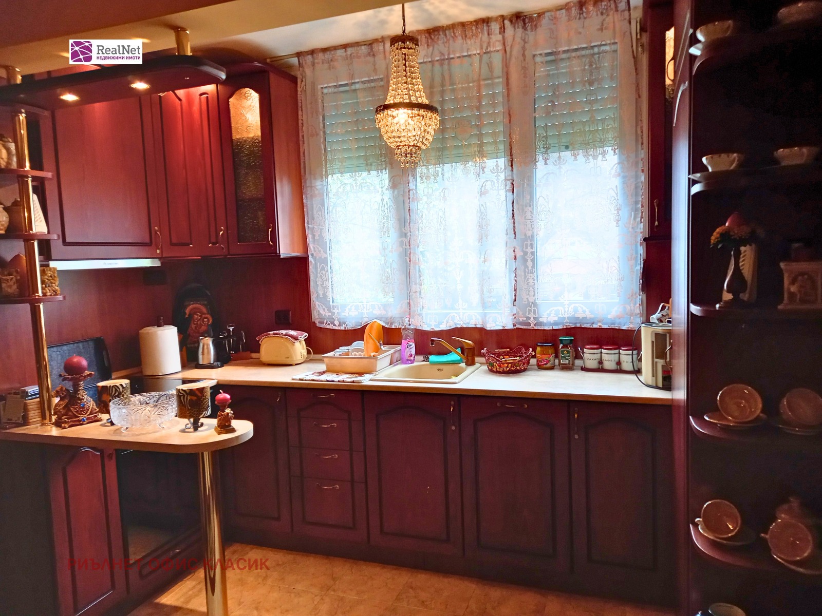 Продава 4-СТАЕН, гр. София, Младост 4