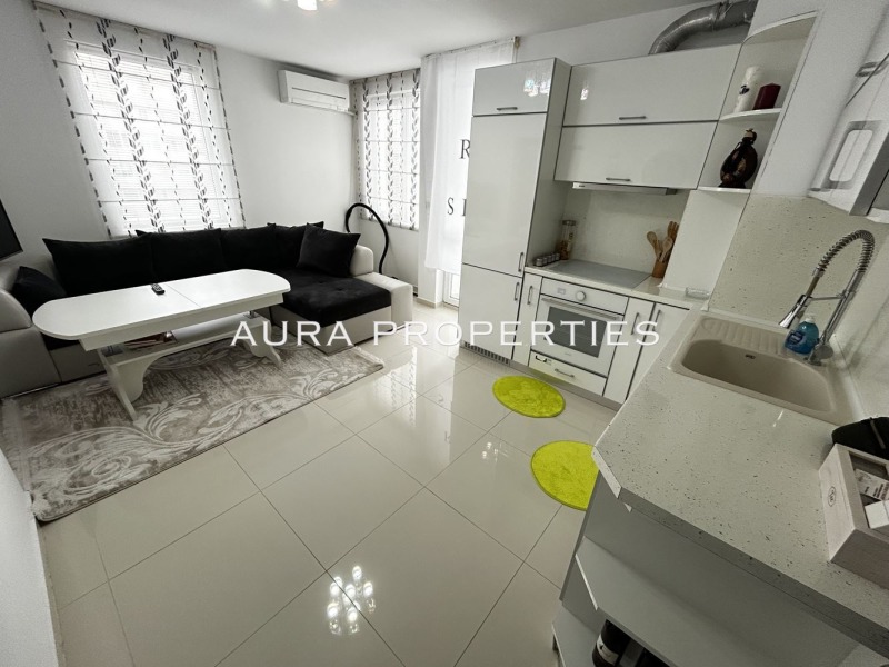 Продава 2-СТАЕН, гр. Разград, Център, снимка 2 - Апартаменти - 52602822