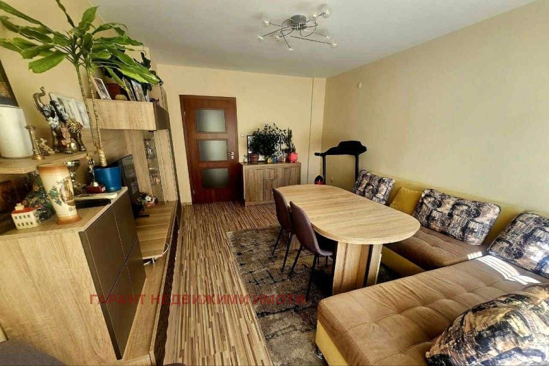 Продава  3-стаен, град Габрово, Трендафил 1 •  190 000 лв. • ID 49608862 — holmes.bg - [1] 