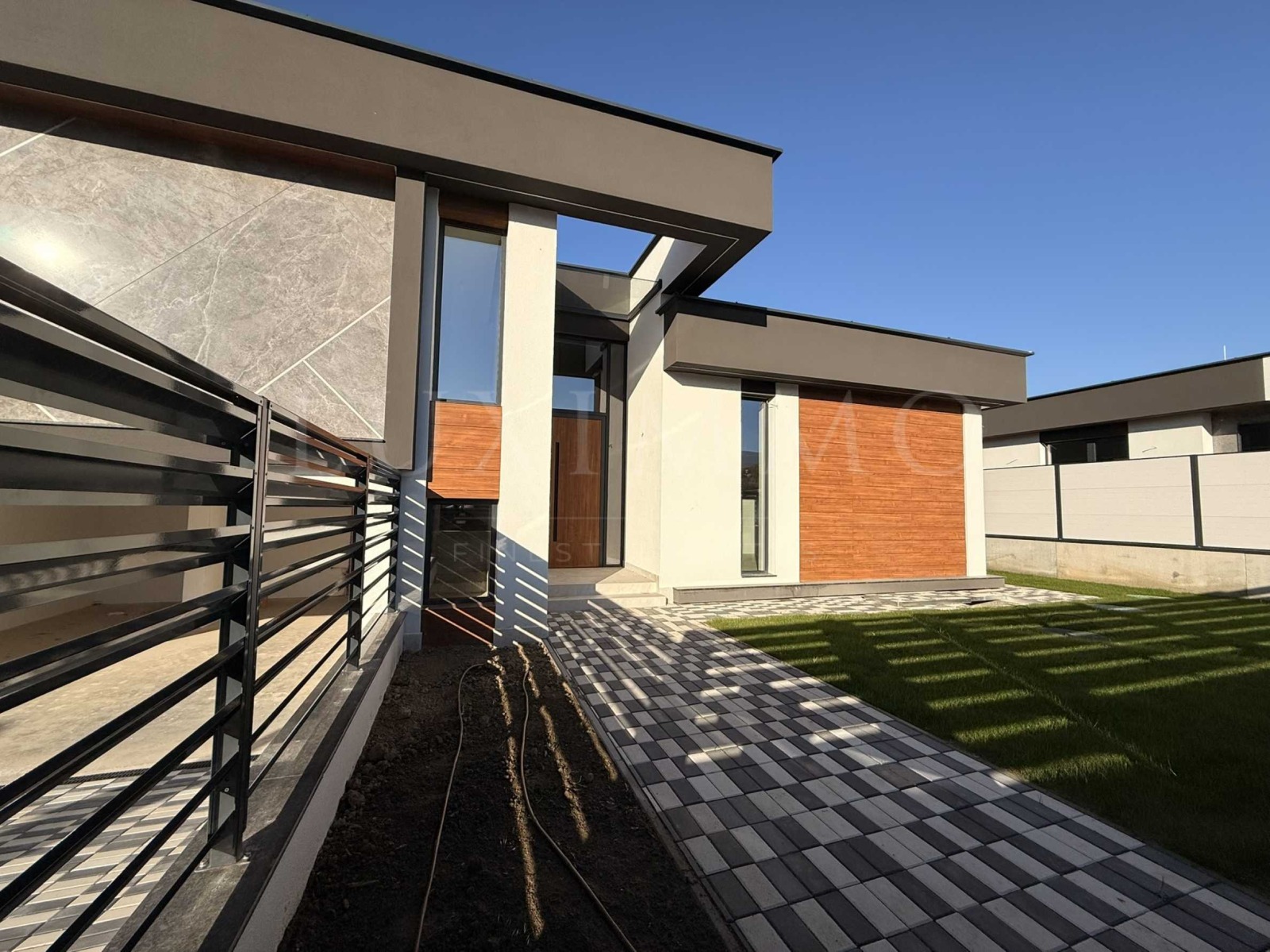 Продава КЪЩА, с. Белащица, област Пловдив, снимка 6 - Къщи - 52440692