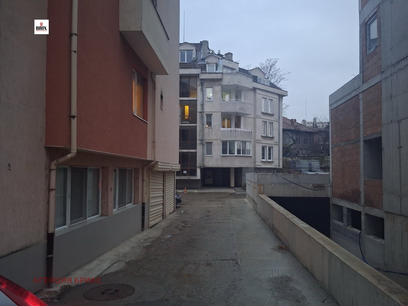 Продава ГАРАЖ, ПАРКОМЯСТО, гр. Русе, Център, снимка 3 - Гаражи и паркоместа - 53960516