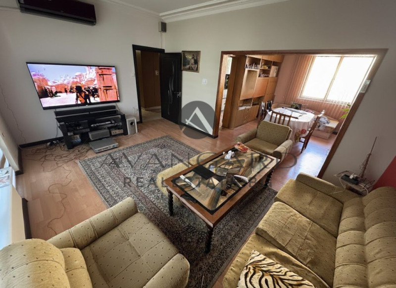 Продава 3-СТАЕН в град Пловдив, Кючук Париж - 94 кв.м / 139 999 € » 273 814.24 лв., АВАНГАРД РИЪЛ ЕСТЕЙТ