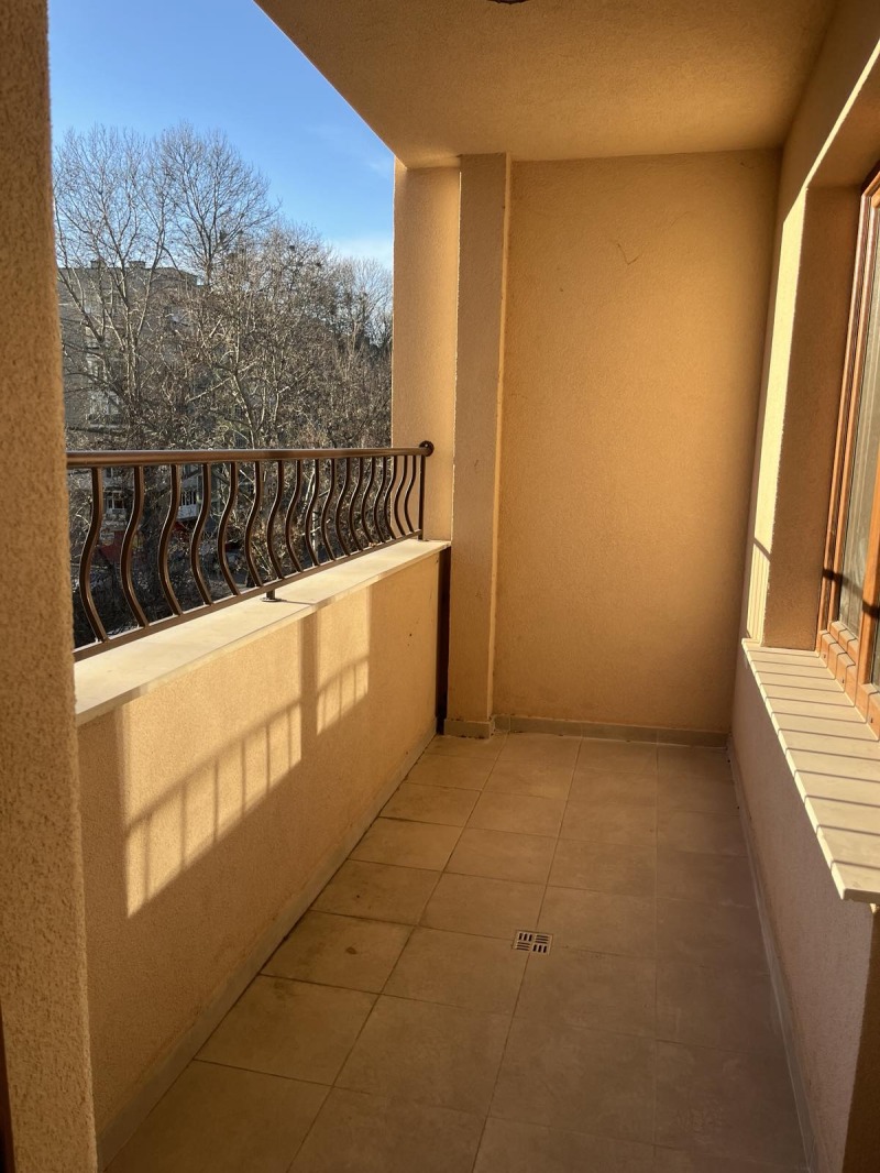 Продава 3-СТАЕН, гр. Шумен, Добруджански, снимка 8 - Апартаменти - 53002915